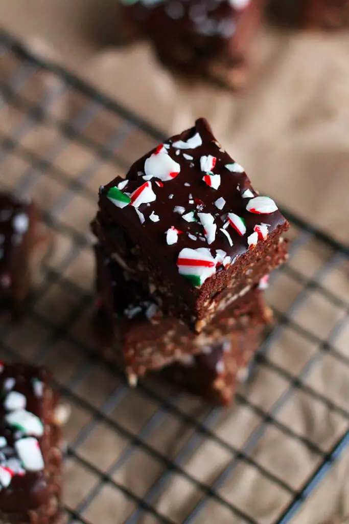 No-Bake Candy Cane Mint Brownies