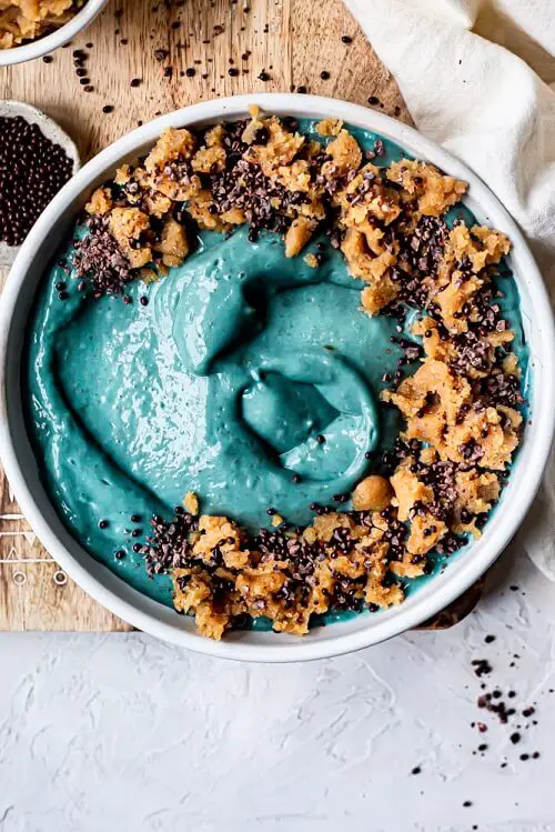 Cookie Monster Smoothie Bowl