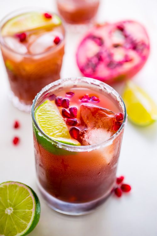Easy Pomegranate Margaritas