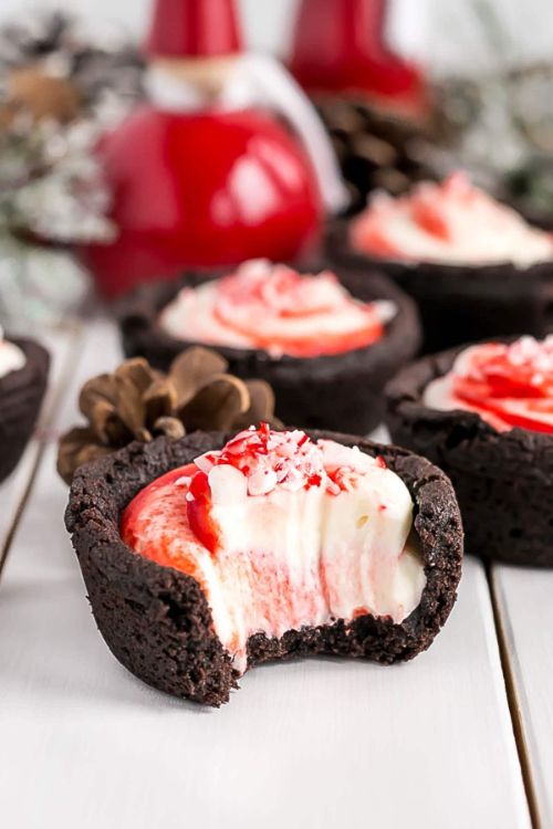 Chocolate Peppermint Cookie Cups