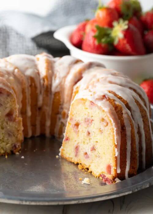 Fresh Strawberry Bundt Cake