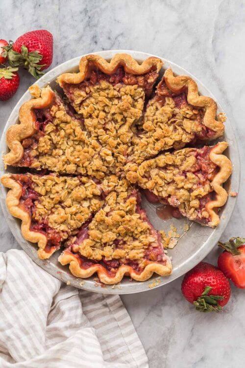 Streusel-Topped Fresh Strawberry Pie