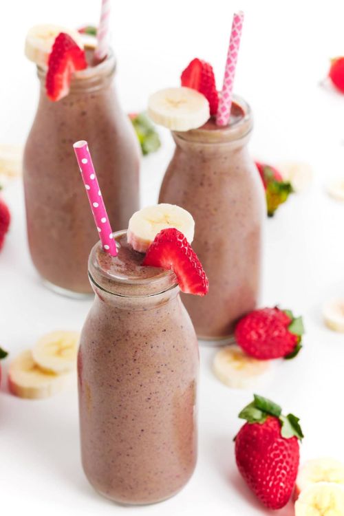 Berry Spinach Protein Smoothie