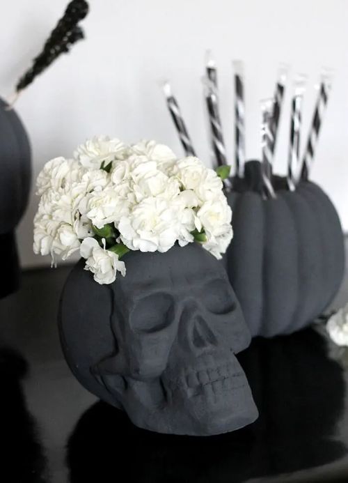 DIY Skull Vase