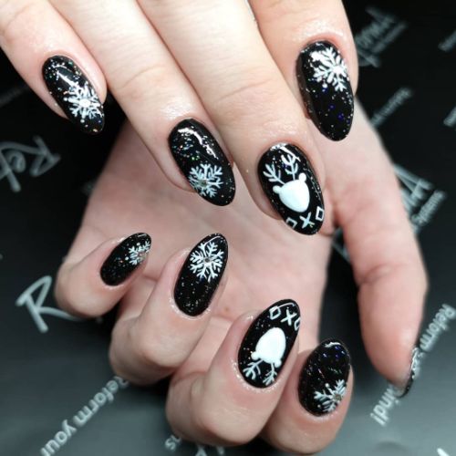 Black and white Christmas Nails