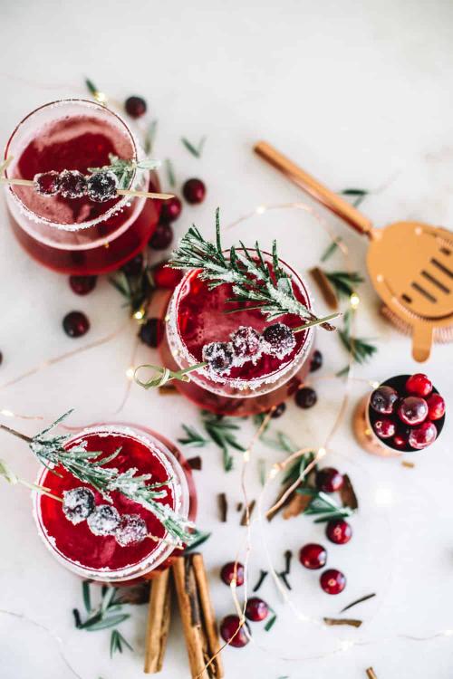 Mrs. Claus Cranberry Whiskey Cocktail