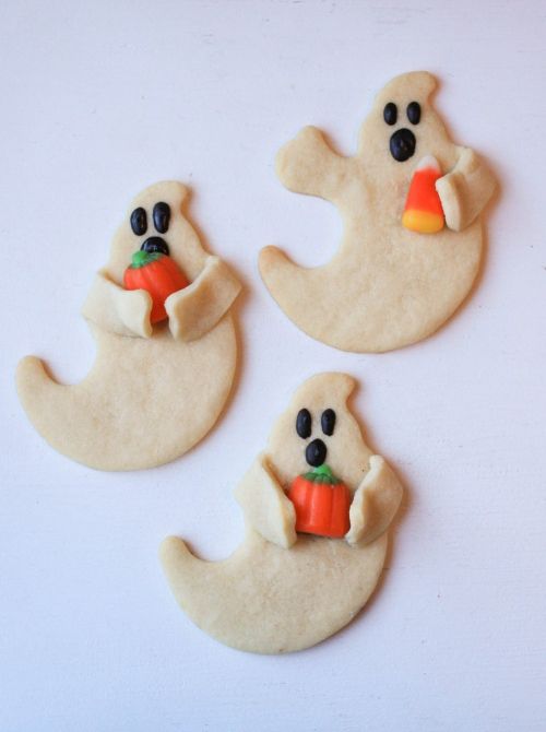 Sneaky Ghost Cookies
