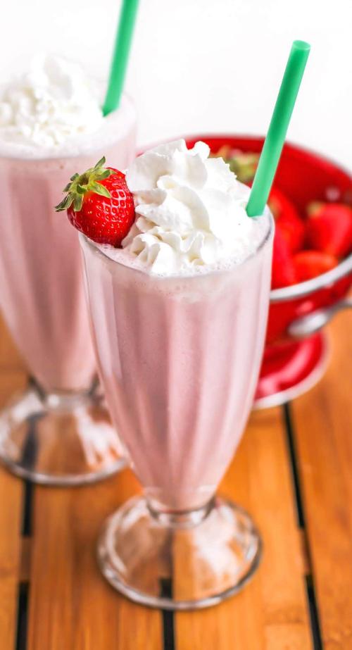 Healthy Homemade Strawberry Frappuccino