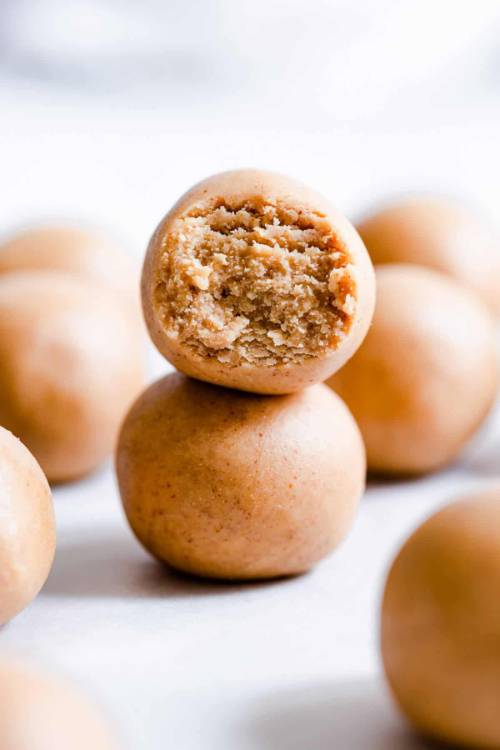 3-Ingredient Peanut Butter Balls