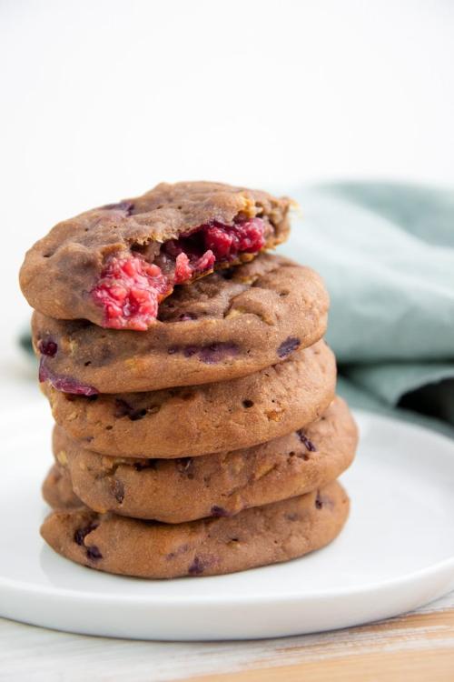 Chocolate Cookies with Raspberries