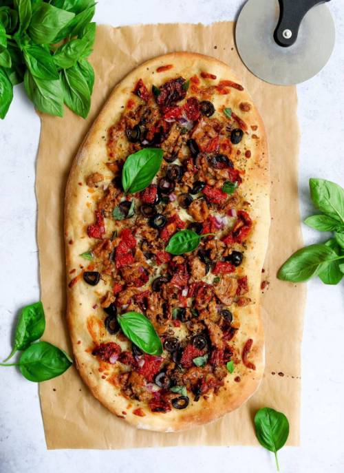 Vegan Mediterranean Tuna Pizza