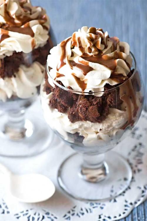 Brownie Parfaits With Nutella Syrup