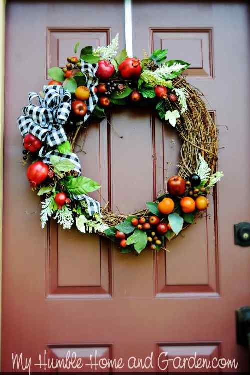 DIY Apple Wreath