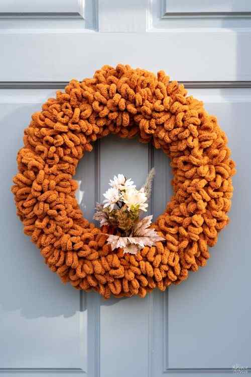 DIY Loop Yarn Fall Wreath