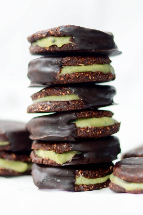No-Bake Mint Chocolate Cookie Sandwiches
