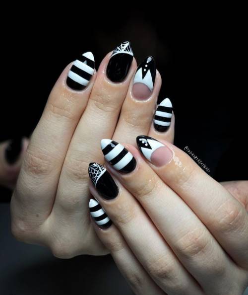 Black And White Check Nails