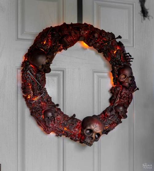 DIY Halloween Fire Wreath