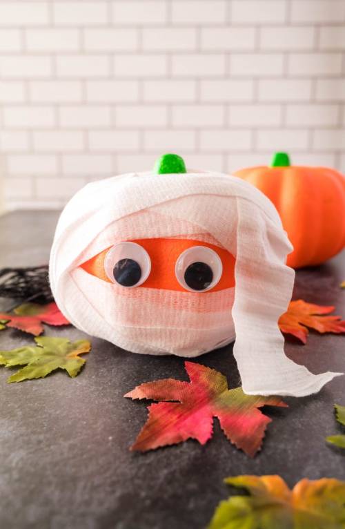 DIY Mummy Pumpkin with Gauze