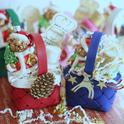 Mini Gift Basket With Ornaments