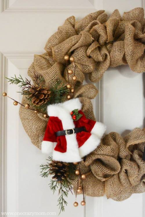 DIY Burlap Christmas Wreath Tutorial