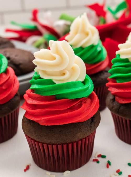 Easy Christmas Swirl Cupcakes