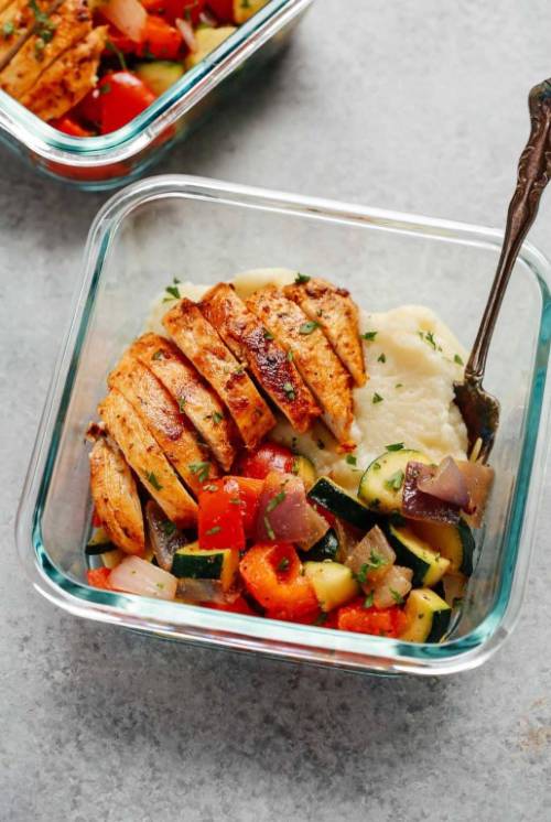 Low Carb Chicken Meal Prep Bowls