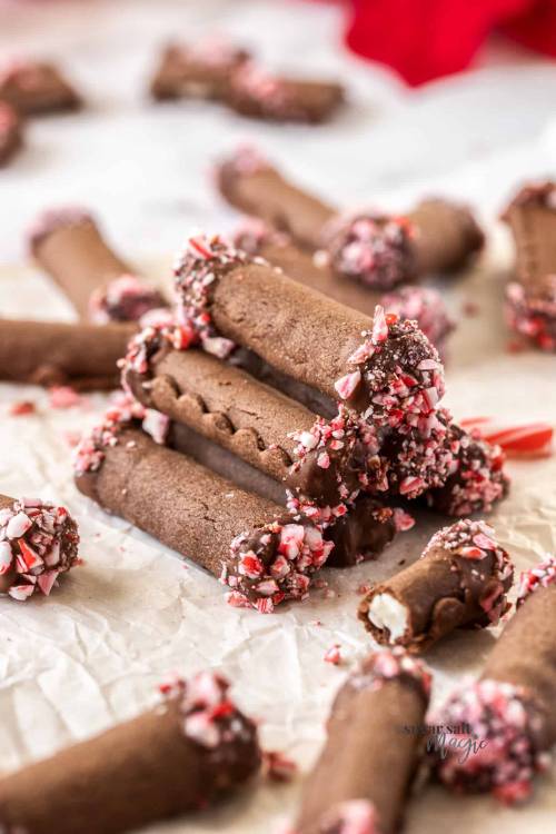 Peppermint Chocolate Roll Cookies