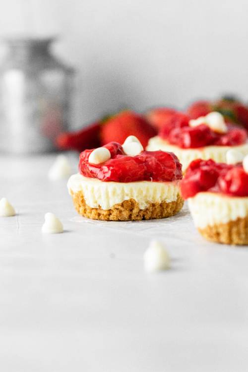 mini white chocolate strawberry cheesecake